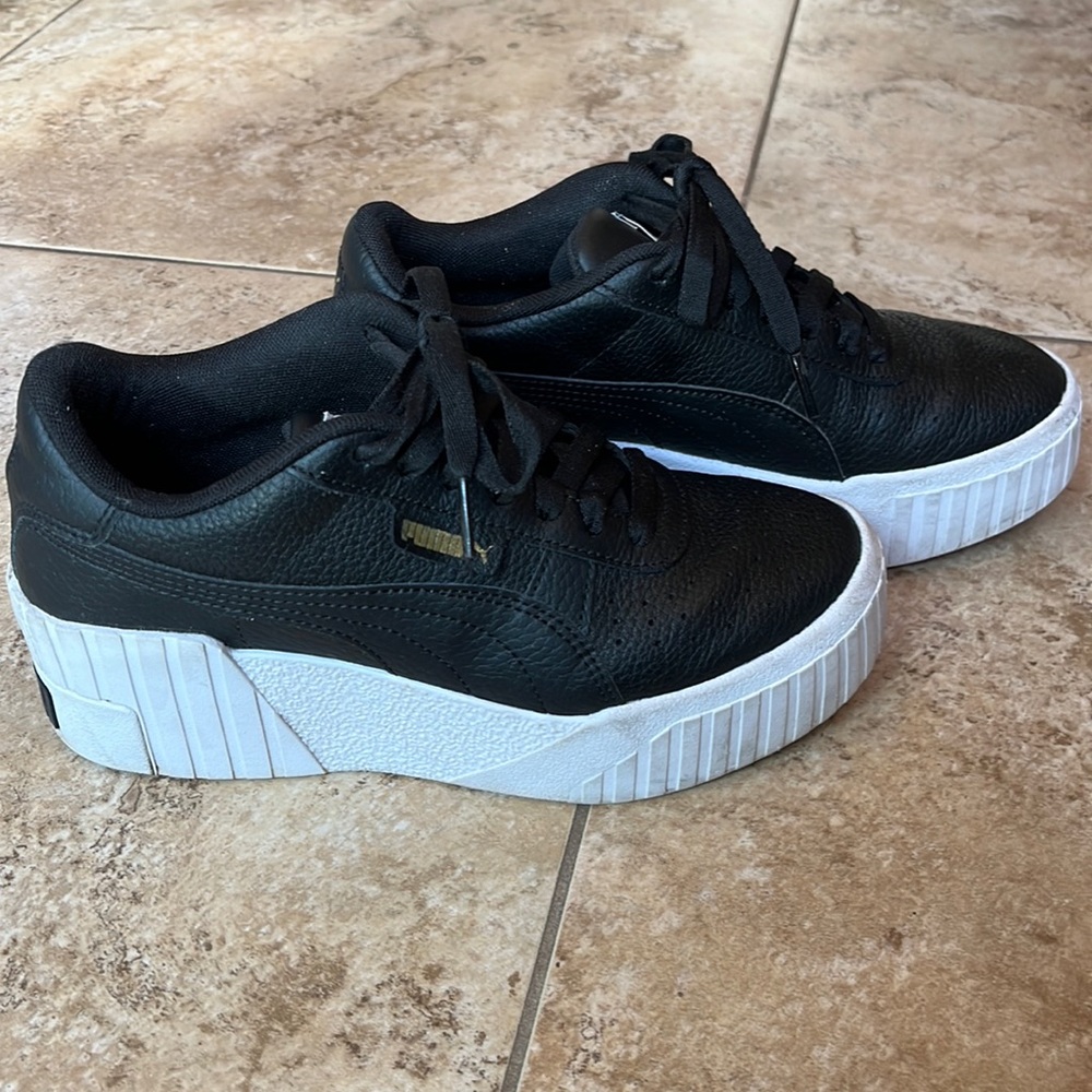 Pumas!! Black leather wedge!
